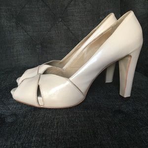 Lena Milos Taupe Leather Shoe 9.5